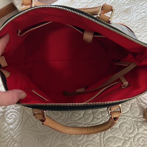 Dooney & Bourke black patent bag and small case - Picture 5 of 9